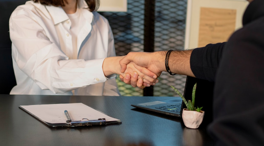 crypto lawyer uae , crypto exchange license uae